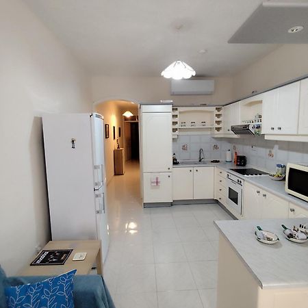 Sea Breeze Bliss - Self Check-In Apartment Сейнт Полс Бей Екстериор снимка