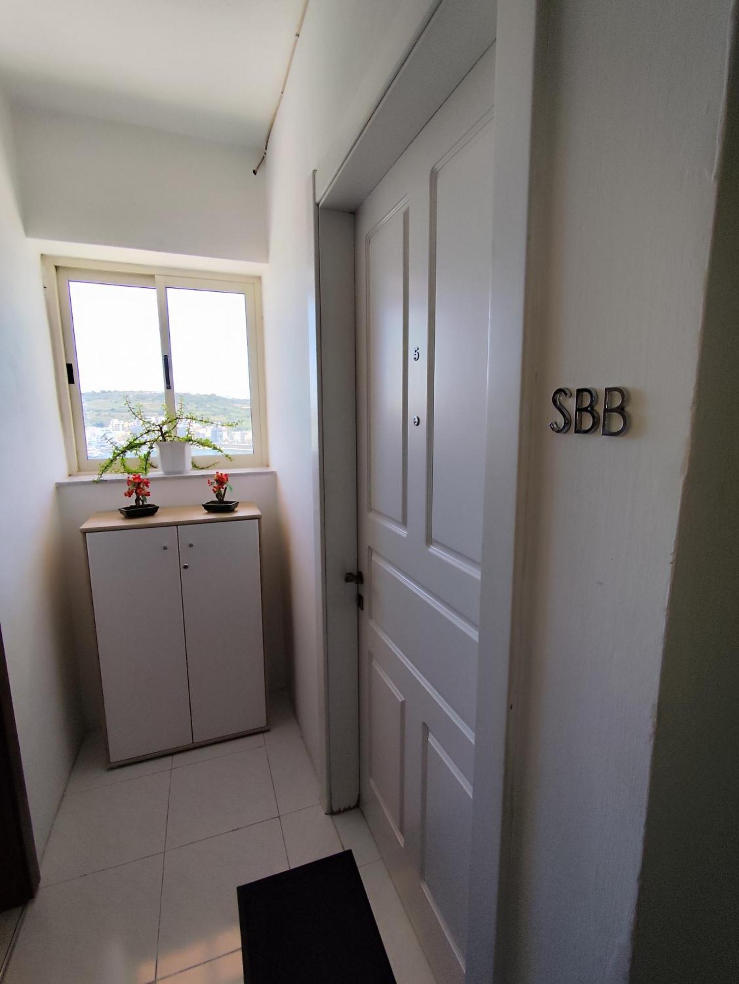 Sea Breeze Bliss - Self Check-In Apartment Сейнт Полс Бей Екстериор снимка